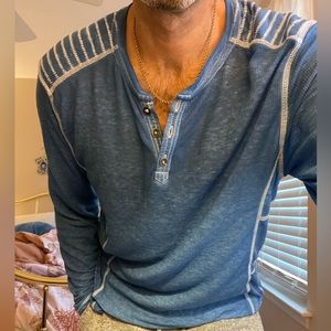 Buckle Black long sleeve shirt, blue, sz M, very thin.